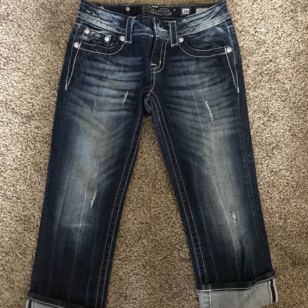 Miss me capris with cross on the back pockets
